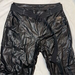 New Women’s Guess Low Rise Black Cotton Pants Size 27